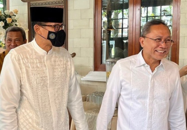 Kangen-kangenan Zulhas dan Sandi Uno di Hari Lebaran