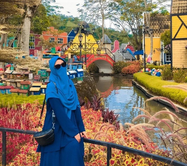Spot Foto Kece ala Eropa yang Wajib Diabadikan Jika Berkunjung ke Devoyage