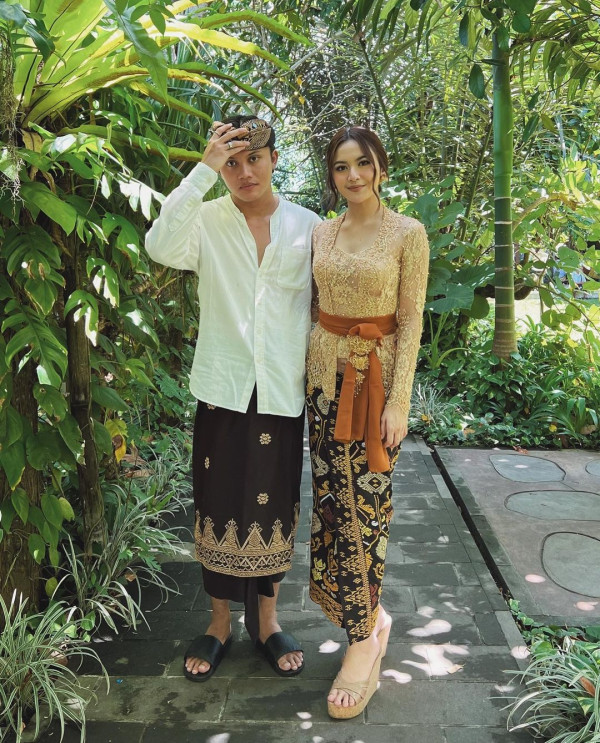 6 Artis Muslim yang Pernah Jalani Melukat, Nomor 3 Dikira Pindah Agama
