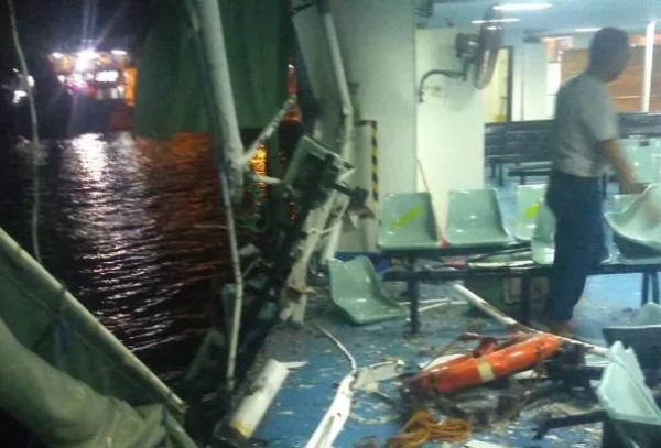 Detik-detik Dua Kapal Feri Tabrakan di Pelabuhan Ketapang