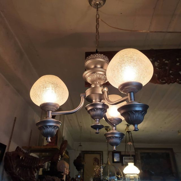 5 Barang Antik Paling Diburu Kolektor