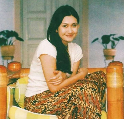 Unggah Foto Zaman SMA, Nafa Urbach Cantiknya Nggak Luntur