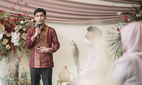 Bintang Emon Lamaran, Intip 7 Momen Kebahagiaan sang Komika