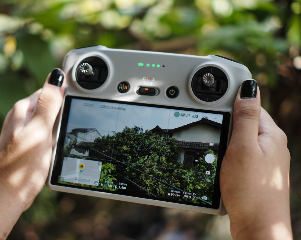 Kesan Pertama Mencoba DJI Mini 3 Pro, Drone Mini Rasa Profesional
