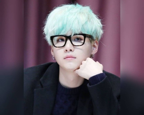 10 Gaya dan Warna Rambut BTS Paling Ikonis selain Mullet Jungkook