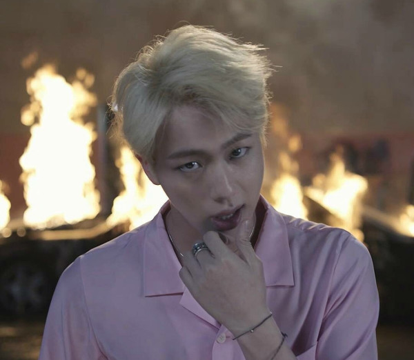 10 Gaya dan Warna Rambut BTS Paling Ikonis selain Mullet Jungkook