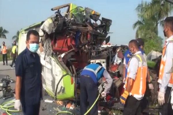 Korban Tewas Kecelakaan Bus di Tol Sumo Jadi 15 Orang