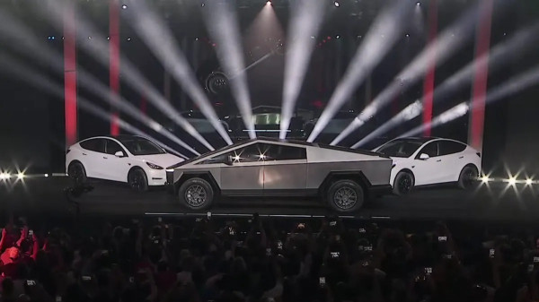 Tesla Stop Pemesanan Cybertruck kecuali dari Amerika