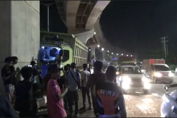 Rem Blong, Truk Tabrak Pemotor di Palembang hingga Tewas
