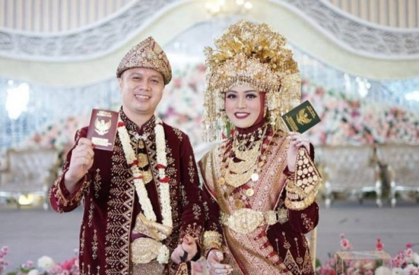 Terlalu! Suami Wanita Selingkuhan Desak Polwan Cantik Briptu Suci Ikhlaskan Perbuatan Damsir Khalik