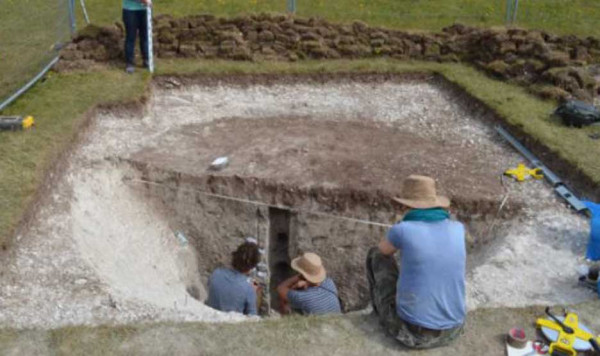 Ribuan Lubang Prasejarah Ditemukan di Sekitar Stonehenge, Fungsinya Bikin Terkejut