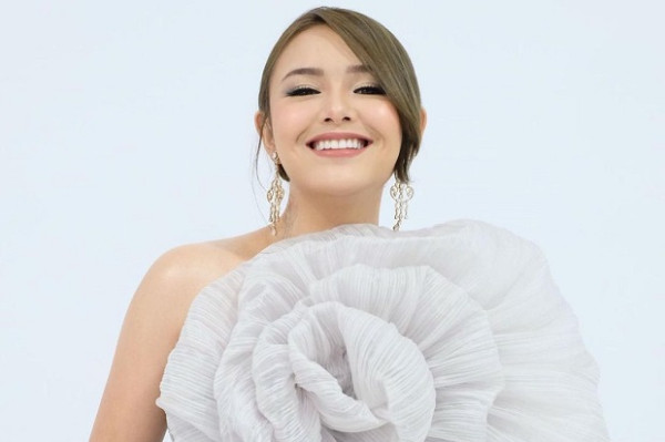 5 Artis Cantik Indonesia yang Pernah Jadi Hantu dalam Film, Nomor Terakhir Namanya Sangat Ikonik