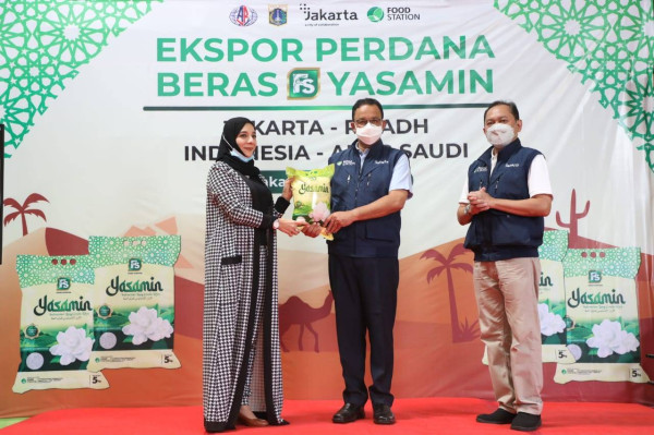 Sejarah! Anies Lepas Ekspor Perdana 19 Ton Beras Jakarta ke Arab Saudi