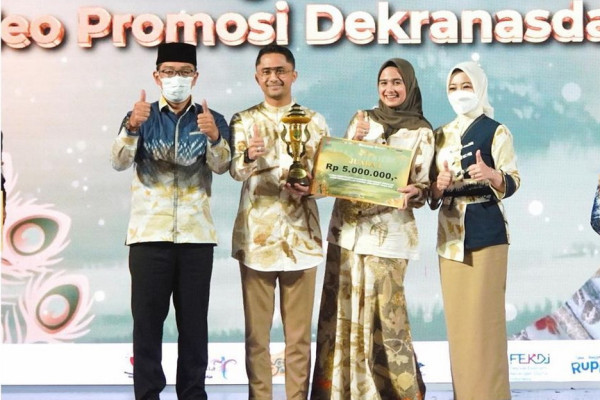 5 Artis Istri Pejabat di Indonesia, Ada yang Dijuluki Ibu Menteri Cantik