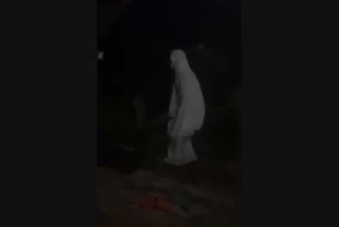 Sosok Berjubah Putih Resahkan Warga Tanggamus, Ternyata Ini Dalangnya