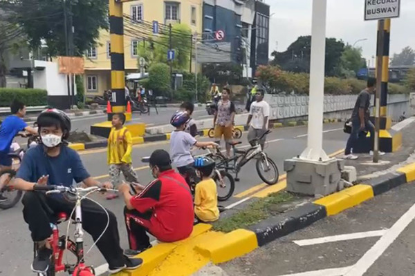 Lepas Masker dan CFD Dibuka Kembali, Masyarakat: Senang Banget