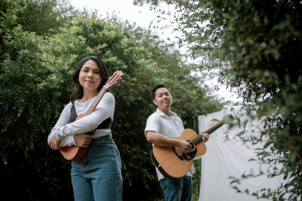 Suara Kayu Ajak Fiersa Besari Di Lagu ‘Tak Perlu Ada Senja’