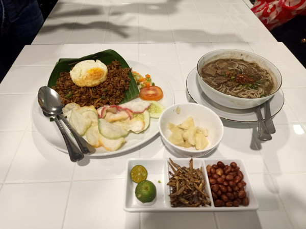 Buka di Jalan Sabang, Kopi Ko Acung Hadirkan Kuliner Peranakan ala Masakan Rumahan