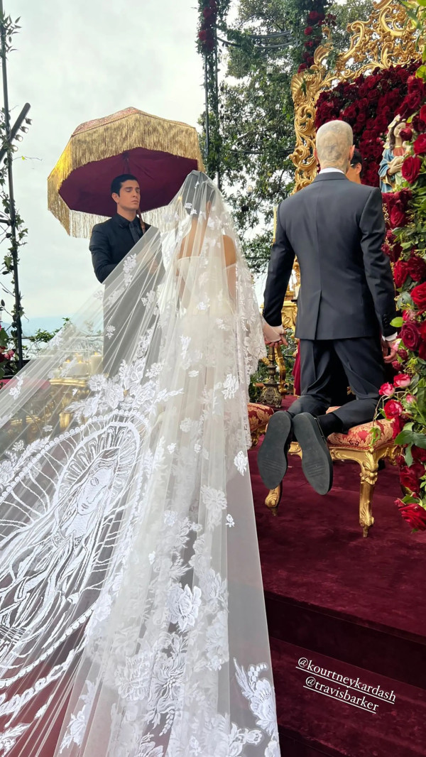 Kourtney Kardashian dan Travis Barker Menikah di Italia, Intip Potret Mewahnya