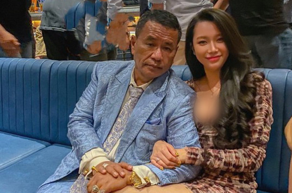 Digaji Dua Digit, Yuk Intip Foto Seksi Lisa Oktaviani Aspri Hotman Paris Nomor 27
