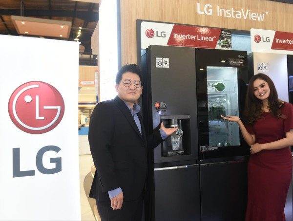 Ketuk 2 Kali, Isi Kulkas LG InstaView Door-in-Door Muncul di Layar Transparan