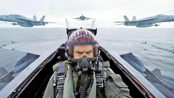 Perbedaan dan Persamaan Top Gun: Maverick dengan Film Pertamanya