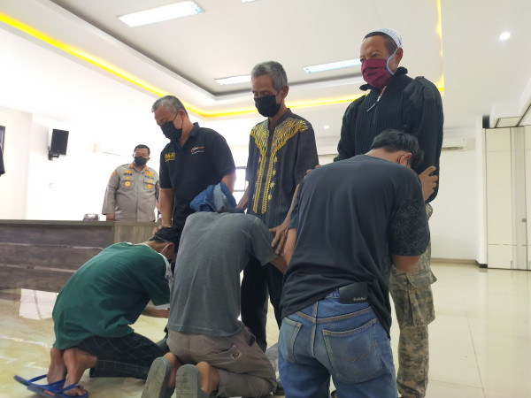 Ditangkap Polisi, Belasan Anggota Geng Motor Menangis Minta Maaf ke Orang Tua
