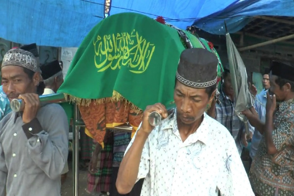 Grobogan Gempar! Ibu Coba Bunuh 2 Anaknya, Lalu Bunuh Diri Makan Mie Instan Campur Racun Tikus