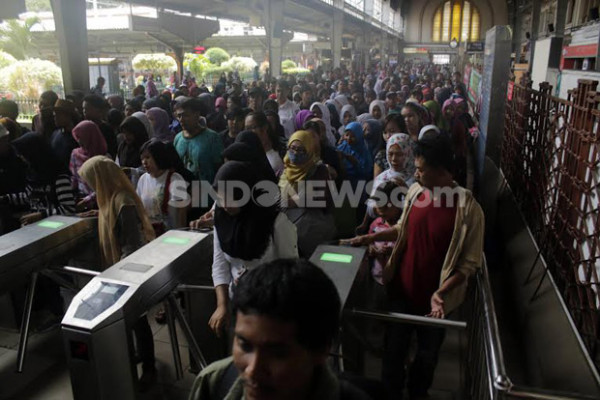 Perbedaan Kondisi KRL Dulu dan Sekarang