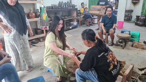 Penjualan Naik 300 Persen Berkat Lapak Ganjar, Pengusaha Gerabah: Follower Pak Ganjar Jutaan
