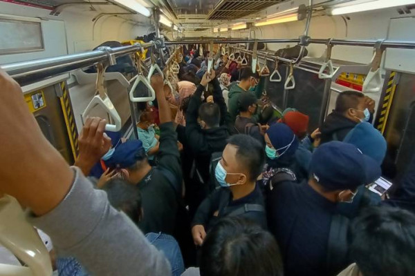 3 Istilah Pengguna KRL Commuter Line, Nomor 2 Terkesan Serem