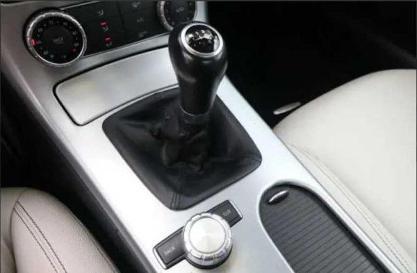 Mercedes-Benz Hentikan Semua Produksi Mobil Transmisi Manual pada 2023