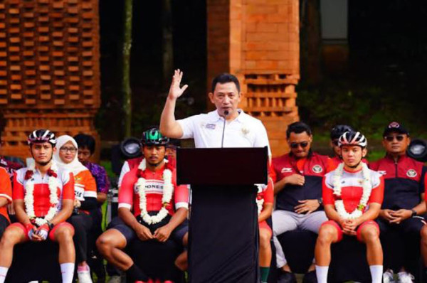 Gelar Parade Kemenangan Atlet SEA Games, Kapolri Fokus Kembangkan Olahraga Sepeda Indonesia