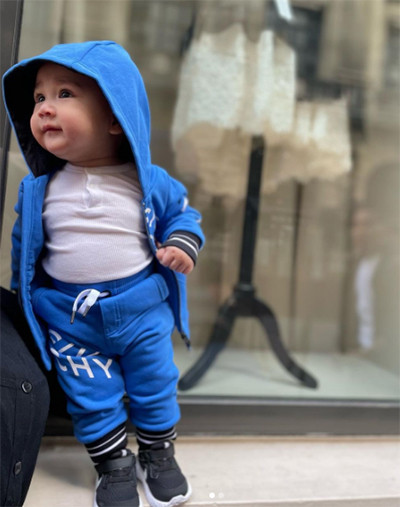 OOTD Rayyanza di Paris, Foto di Depan Butik Mewah Eropa Bikin Gemes Netizen
