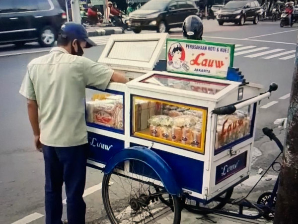 Legenda Roti Lauw, Makanan Jalanan Cikini-Gondangdia yang Ada Sebelum Indonesia Merdeka