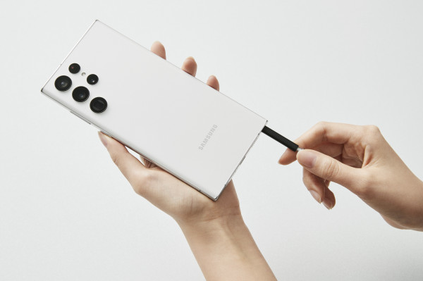 Mengapa Desain Galaxy S22 Ultra 5G Berbeda dengan Galaxy S22+ dan S22 5G?