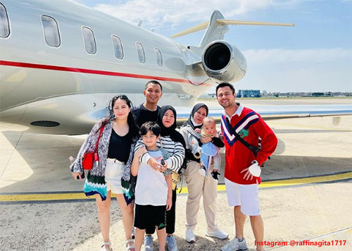 6 Artis Indonesia Ini Dekat dan Kompak dengan ART, Diperlakukan bak Keluarga Sendiri