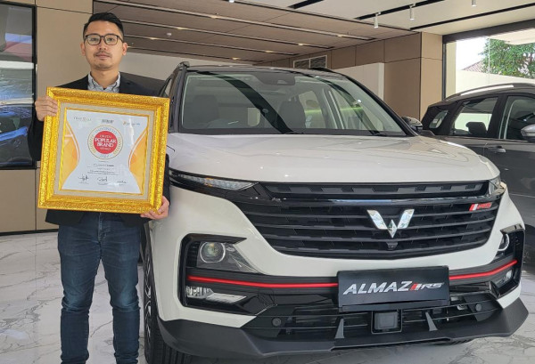 Wuling Almaz RS Jadi Salah Satu Merek Terpopuler di Jagat Maya