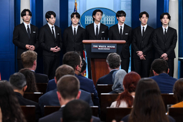 Isi Pidato BTS di Konferensi Pers Gedung Putih, Ada yang Teriak