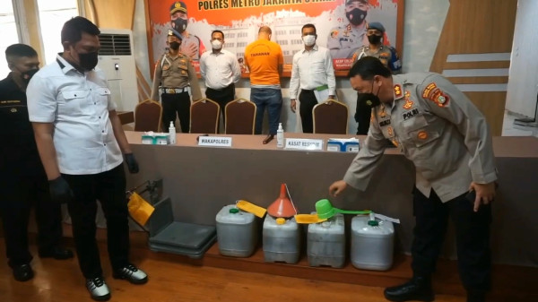 Agen Minyak Goreng Curang Ditangkap Polisi di Warakas, Raup Untung Capai Rp6 Miliar