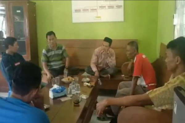 Suami 2 Kali Pergoki Istri Selingkuh dengan Kades Pulutan Sebelum Digerebek dan Diarak Warga