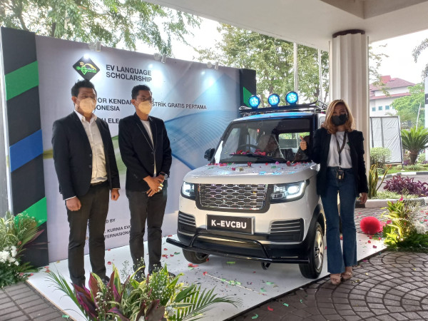 Keren, Kursus Bahasa Asing Modal Rp17,5 Juta Bisa Dapat Mobil dan Motor Listrik Gratis