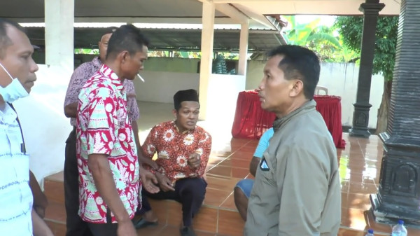 Digerebek Warganya saat Asyik Selingkuh, Kades Pulutan Minta Ampun Tak Dimassa