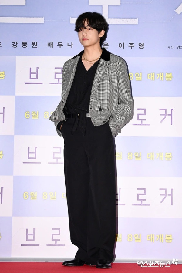 Premier Film Broker Dihadiri Artis Korea Ternama, V BTS Dipuji karena Visualnya