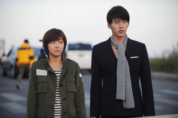 7 Drama Korea tentang Musuh Jadi Cinta