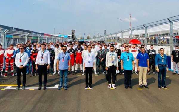 Apresiasi Formula E Berjalan Lancar, Jokowi Berharap Pengguna Mobil Listrik Makin Banyak