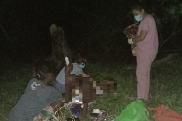 Heroik! 2 Bidan Tolong Persalinan Seorang Ibu di Tengah Pekat Malam Hutan Papua