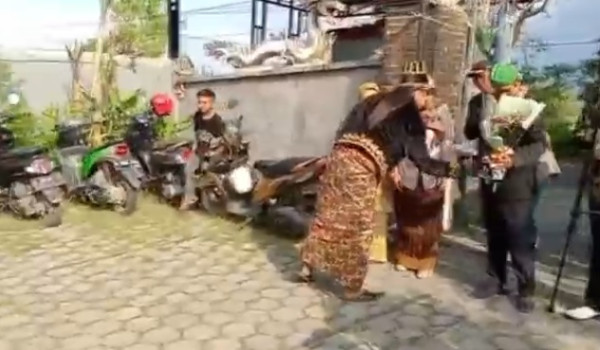 Gresik Gempar! Heboh Pria Menikah dengan Kambing