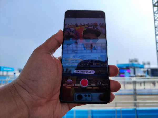 Terinspirasi Mobil Balap, Ini Spesifikasi dan Keunggulan realme GT Neo 3