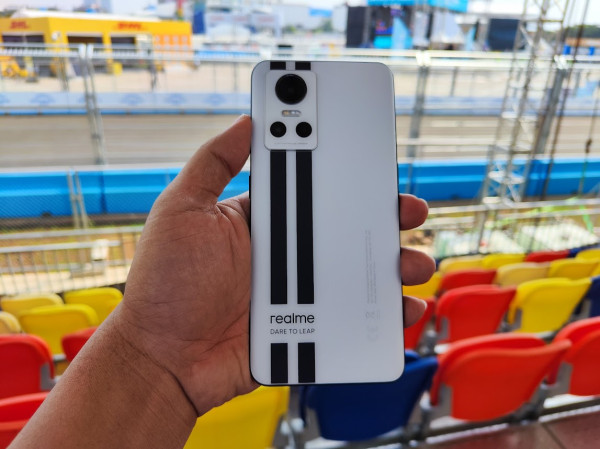 Ngecas 0-50 Persen Hanya 5 Menit, realme GT Neo 3 Bikin Standar Baru Fast Charging